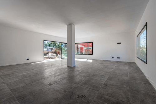 Casa Venta 4 Ambientes A Estrenar - Mar Del Plata
