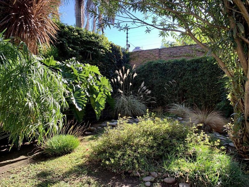 Imagen 26 de 30 de Casa En Venta En Barrio Jardín Espinosa. 3 Dormitorios. Quincho Y Pileta.