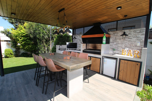 Preciosa Casa En Venta En Condominio