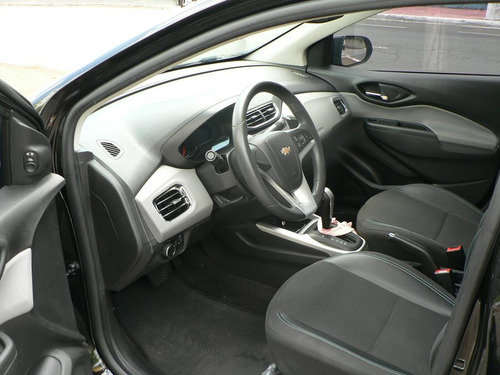 Chevrolet Onix 1.4 Advantage Aut. 5p