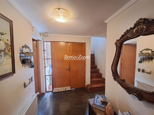 Casa Venta De 4 Dorm., Condominio, Wenlock School Las Condes
