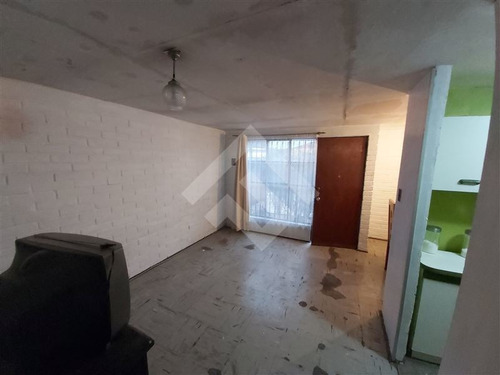 Casa En Venta De 3 Dorm. En La Florida