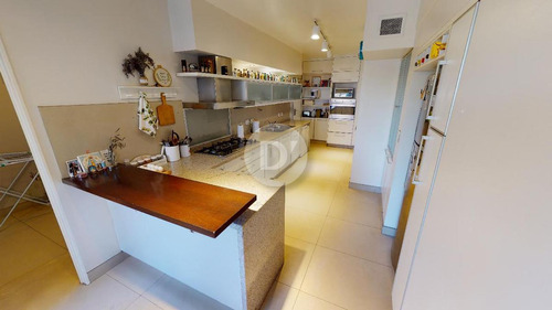 Departamento En Venta, 4 Ambientes, Con Cochera Y Baulera. Vicente López, Sobre Avenida Libertador.