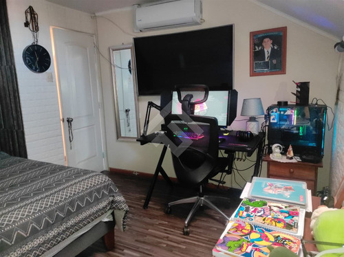 Casa En Venta De 4 Dorm. En Maipú