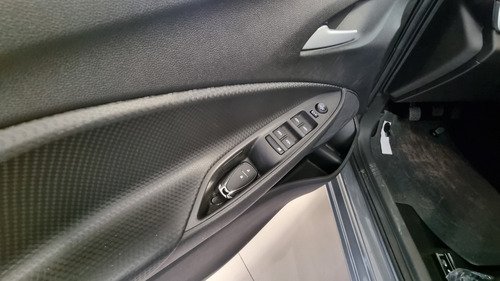 Imagen 7 de 15 de Chevrolet Onix Lt Tech 5p