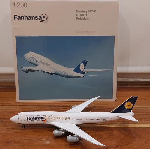 Avión A Escala Boeing 747-8 Lufthansa-herpa Alemán-esc 1/200 Blanco Gris Y Azul (Usado)