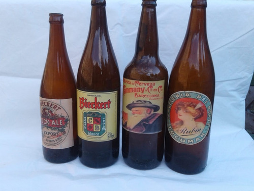 Botellas De Cerveza Con Reproducciones De Etiquetas Antiguas