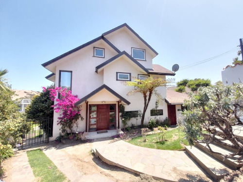 Imagen 2 de 28 de Casa En Venta Exclusivo Sector De Concón.