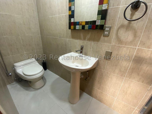 Casa En Venta En Santa Paula Calle Cerrada Casas En Caracas Angela Tochon