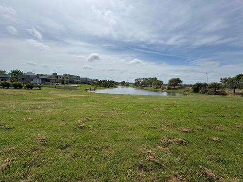 Lote A La Laguna B°parque Nautico El Cazal,escobar