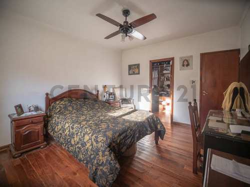 Casa - Lote En Venta En M.b Gonnet