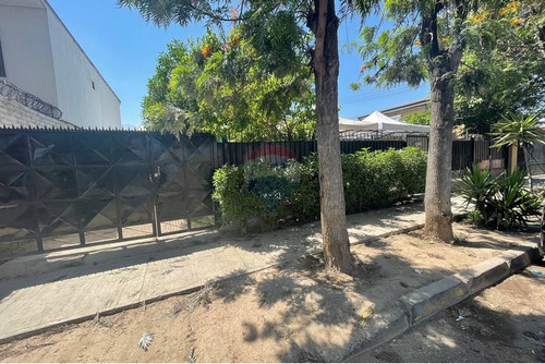 Casa Con Amplio Terreno En Comuna De La Florida