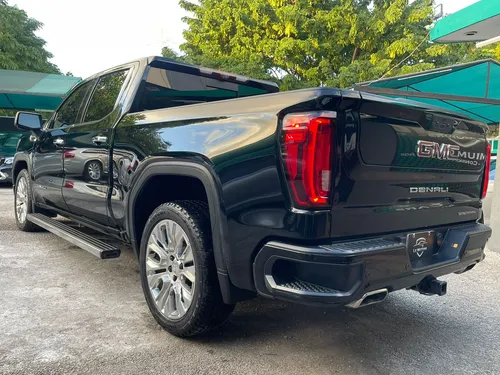 GMC Sierra 6.2 Denali Dvd At