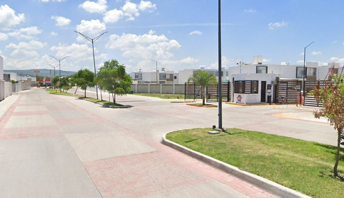 Casa Con Excelente Mantenimiento Y Ubicación. Arf
