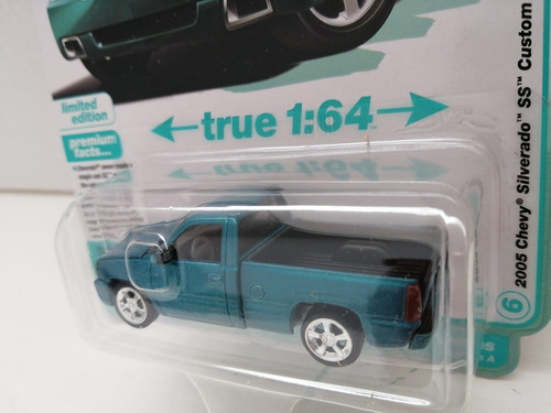Auto World 2005 Chevy Silverado Ss Custom Esc 1:64 Verde Verde (Usado)