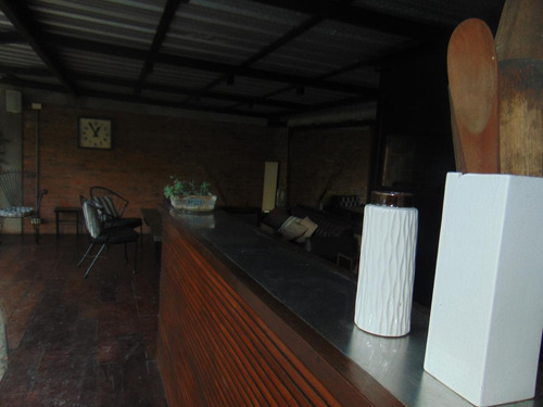 Imagen 13 de 30 de Casa De 5 Dormitorios De Excelente Diseño Y Calidad - Las Lomas-jockey. San Isidro.