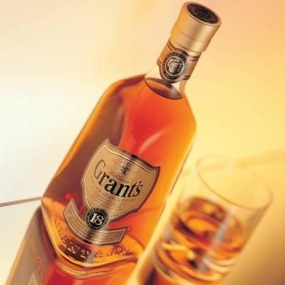 Imagen 2 de 10 de Whisky William Grants 18 Años 750ml En Estuche
