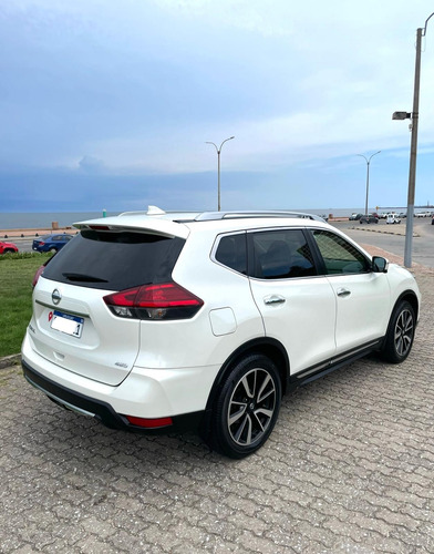 Nissan X-Trail 2.5 Exclusive 3 Row Cvt