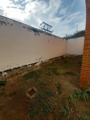 Imagen 11 de 12 de Townhouse En Venta Mañongo Residencia Pie De Monte Gavip