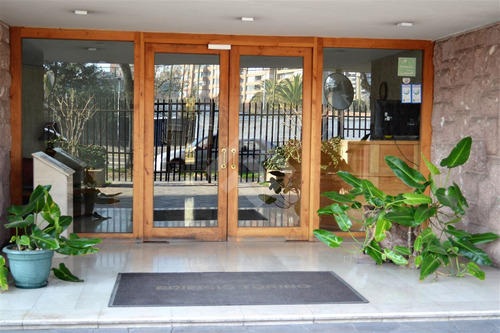 Amplio Departamento En Venta De 3 Dorm. En Las Condes.