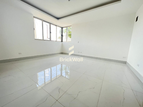 Exclusiva Casa Con Piscina En El Proyecto Cerrado Llanos Gurabo