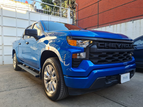 Chevrolet Silverado 5.3 V8 Custom Doble Cabina 4X4 At