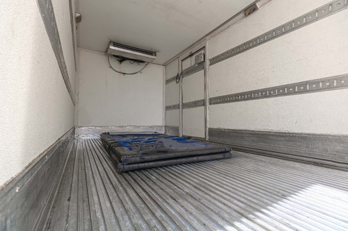 Imagem 6 de 13 de Iveco 35s14