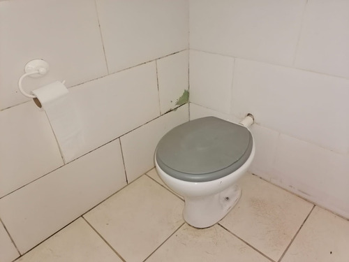 Sobre Av. Giannattasio Local Comercial 50 M2 Alquiler