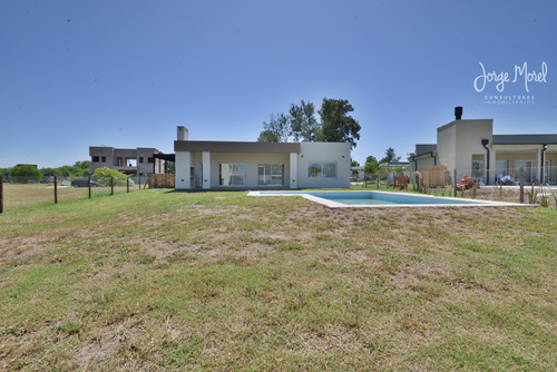 Casa Interno #100-200 - San Sebastian - Area 2 - 875m2 #id 661