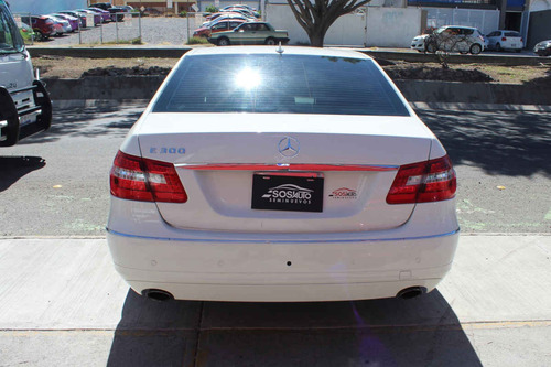 Imagen 4 de 15 de Mercedes-benz Clase E 2010 4p E 300 Avangarde Aut