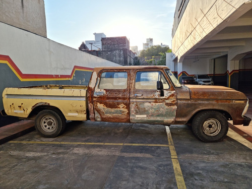 Ford F-100 Doble Cabina