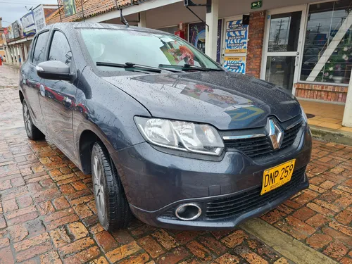 Renault Sandero Expression 1.6cc MT AA 4X2