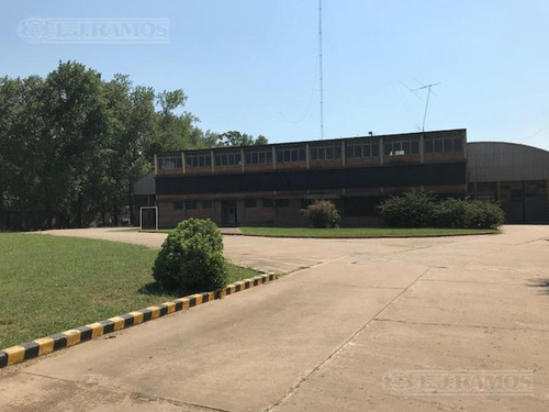 Imagen 3 de 9 de Depósito En Venta En Campana