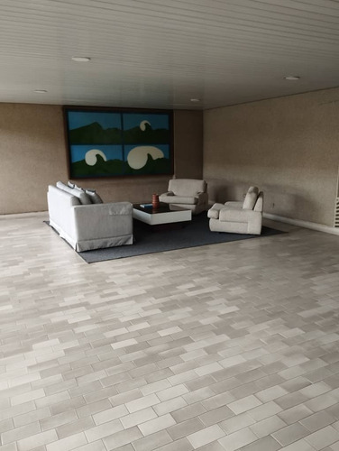 Se Alquila Apartamento En Colinas De Bello Monte