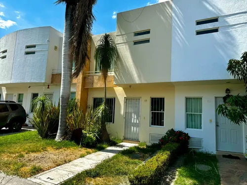 Casa En Venta En Coto Le Parc, Colonia Hogares De San Nicolás, Zapopan (mariano Otero Y Guadalupe)