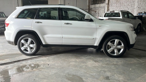 Imagen 5 de 16 de Jeep Grand Cherokee 2013 3.6 Overland 286hp At (4cub Nuevas)