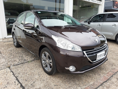 Imagen 7 de 13 de Peugeot 208 1.6 Feline 2014 62000km