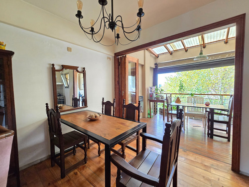 Departamento Con Balcón Y Cochera En Venta -villa Sarmiento