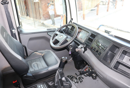 Volkswagen 26.280 - 6x4 Ano 2022 Com Cacamba Facchini 16m3