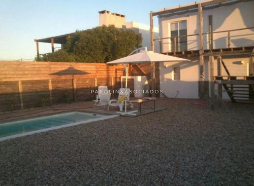 Casa En Venta De 3 Dormitorios En Punta Del Este , Manantiales - Ref: 3814