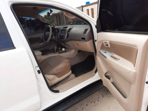 Imagen 8 de 14 de Toyota Fortuner