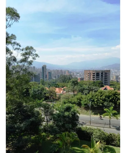Apartamento En Las Palmas, Piso 4