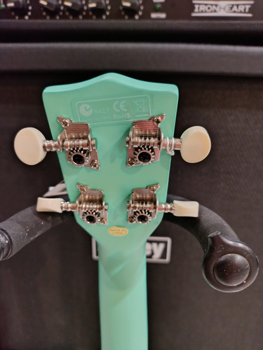 Ukelele Soprano Parquer Fzu.002 Con Funda (Usado)