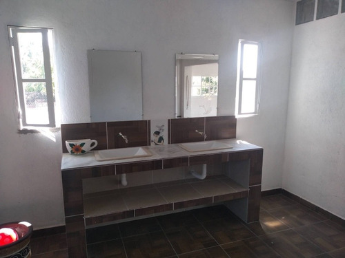 Imagen 3 de 14 de Bonita Casa / Departamento Con Salón De Eventos Y Oficina