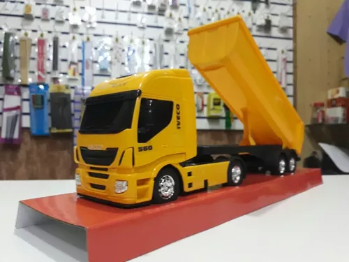 Caminhão Carreta de Brinquedo Iveco Hi-Way Miniatura com Caçamba Basculante  - Lojas Monte Cristo