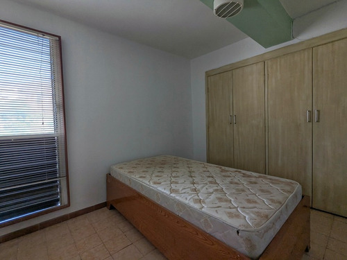 (ata-1671) Apartamento En La Trigaleña, Res. Los Chalets. Luz Coelho