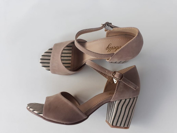 Lindo Sapato Feminino Com Salto Medio Barato - Sapatos Bege com o Melhores Preços no Mercado Livre Brasil