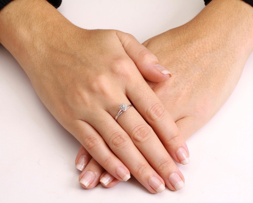 Imagem 2 de 2 de Anel Chuveiro 19 Brilhantes Aro Simples Em Ouro Branco 18k