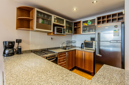 Venta Departamento 2 Ambientes Al Frente, Piso Alto, Balcón Y Cochera Cubierta En Nuñez