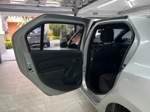 Renault Logan Mt 2023